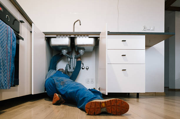Professional Leak Detection technician working in Clearwater Beach, FL